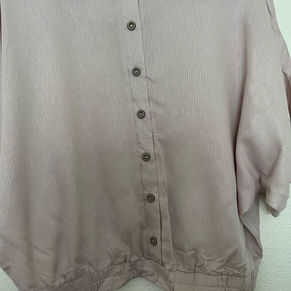 urban romantics gathered waist botton back women top size M - Picture 5 of 5